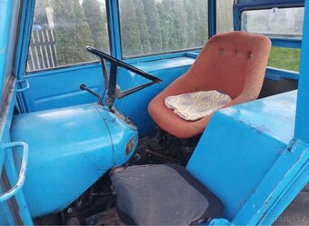 Prodám funkční garážovaný traktor Zetor 4011 r. v. 1969 - 10