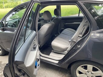 Kia Carens 2007 Benzín + LPG - 10