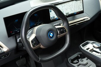BMW IX xDrive 50 385 kW, Panorama, Tažné, Záruka, SoH 97.5% - 10
