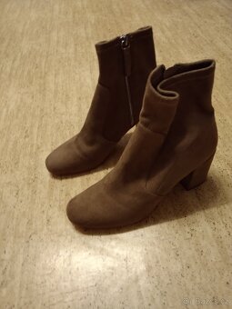 Zara Basic dámské kozačky velikost 37. - 10