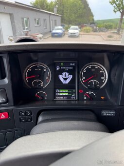 Scania R560 V8 topline manual lowdeck - 10