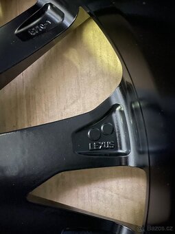 Original nové Lexus NX r18 + Pirelli 235/60/18 100% - 10