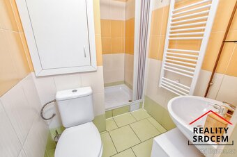 Pronájem bytu v os. vlast. o velikosti 1+kk/21 m2 + zasklená - 10