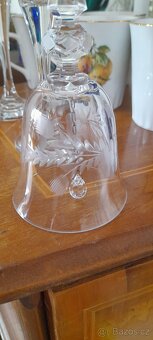 Hrnky, zvonky, svícny křišťálové - 10