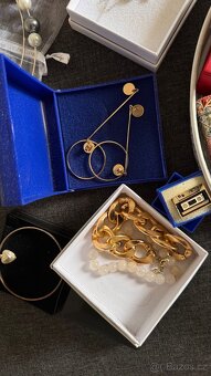 bižuterie v krabičkách - 10