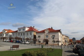 Prodej části historického domu s garáží - 10