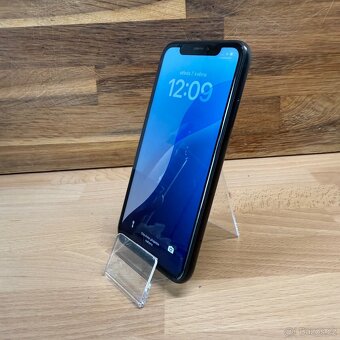 iPhone XR 64GB, černý (12 měsíců záruka) - 10