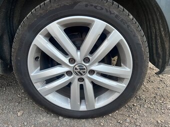 Originální kola Volkswagen R17 + zánovní Pirelli 225/45/17 - 10