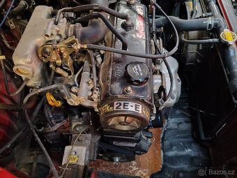 Hyundai i10 benzínový 1.1 2009 49kW klima čtyřválec - 10