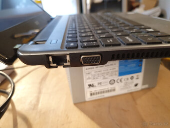 Prodám použitý notebook Acer Aspire V5-171 Intel Core i3 6GB - 10