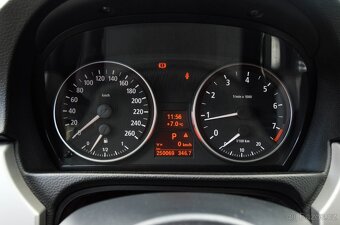 BMW E90 Rad 3 325i A/T - 10