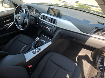 BMW Řada 3 320d Limousine NAVI 135kW - 10