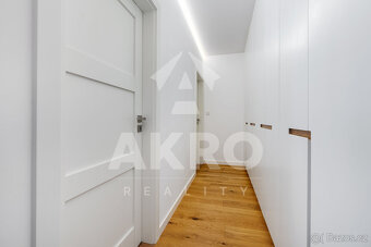 Prodej bytu 3kk 97m2, balkon 8m2, zahrada 187m2 s terasou v - 10