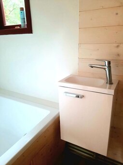 Luxusní tiny house z přírod. materiálů, design mobilní dům - 10