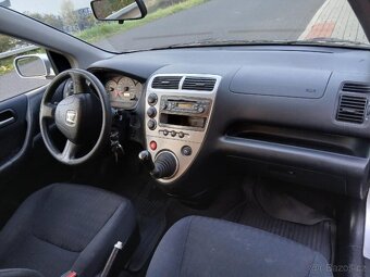 HONDA CIVIC 1.6i  rok 2004 STK 12/2026 velmi pěkný stav - 10