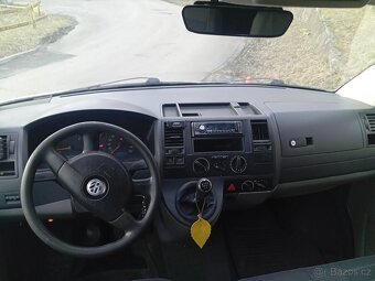 VW T5 transporter 9 míst - 10