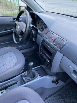 Škoda Fabia 1 1,4 MPI 44kW najeto 151 000km - 10