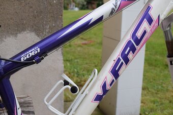 Dívčí kolo X-FACT vel. 16, kola 26 - 10
