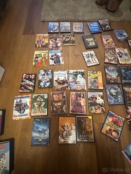 Filmy na DVD a PC hry - 10