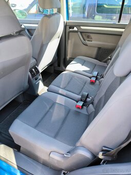 Touran 1.2 TSi 16V, xenony, led denní svícení,klima,132t.km - 10