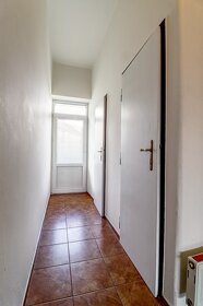 Pronájem  bytu 3+1 s balkónem, 98 m2, Hradec Králové – centr - 10