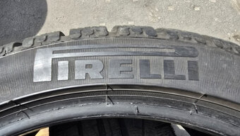 Zimní pneu 275/35/19 Pirelli - 10