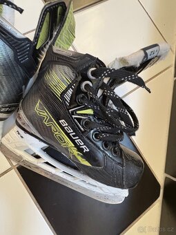 Dětské hokejové brusle Bauer Vapor x4 - 10