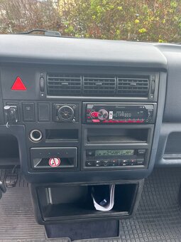 VW T4 CARAVELLE 2.5TDI LONG R00,PĚKNÝ,BEZ KOROZE,KLIMA,EXTRA - 10