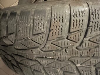 4 zimní pneu na plecháčích - 185/60 R15 Nokian a Continental - 10