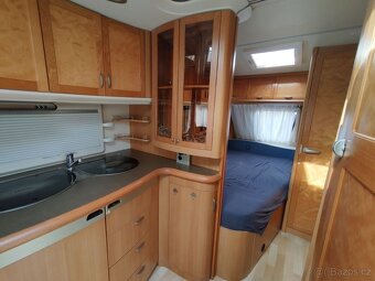 HOBBY 495 UFe č.703. Pro 4. Fr. postel. Sprcha. Rok 2007. - 10