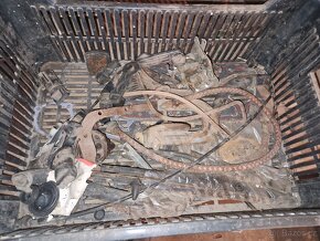 Směs dílů škoda MB, 105,120, octavia 440, spartak, lada td. - 10