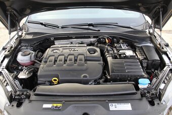Škoda Superb Combi Sportline 2.0 Tdi 140Kw DSG 4x4 75000km - 10