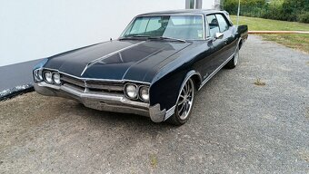 Oldsmobile delta 88 - 10