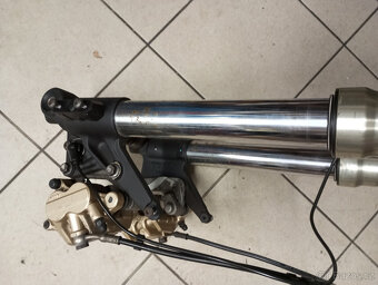 Triumph Tiger 800 XC 2011- - 10