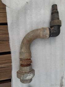 Šroubení vodovodní fitinky + skoby zednické - 10