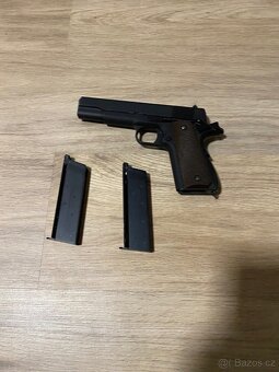 Airsoftová výbava - 10