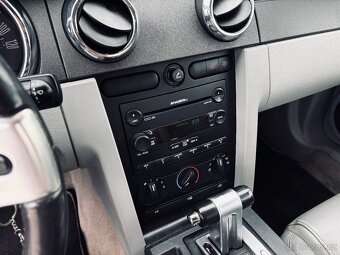 FORD MUSTANG 4.0 V6 154KW AUTOMAT 2007 - 10