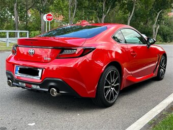 TOYOTA GR86 2.4 6MT - TOP - 10