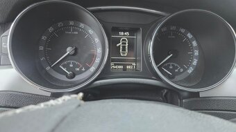Superb 2.0 TDi - 103 kw r. v. 2013 - nikdy nebouráno - 10