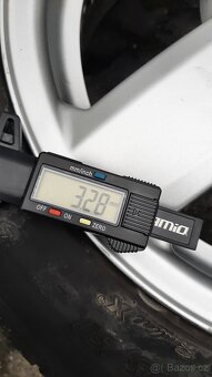 Pěkná alu kola R15 originál škoda 5x100 - 10