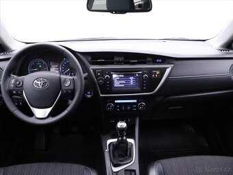 Toyota Auris 2,0 D-4D CZ Sports 1.Maj Tažné (2014) - 10