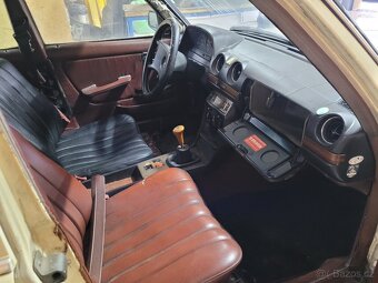 Mercedes-Benz 200d w123 - 10