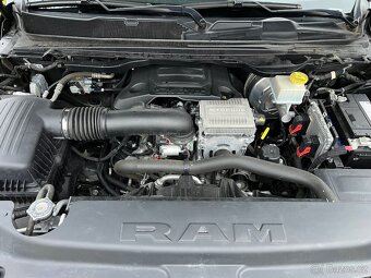 Dodge RAM Night-paket, 2022, 5.7l, TOP stav - 10