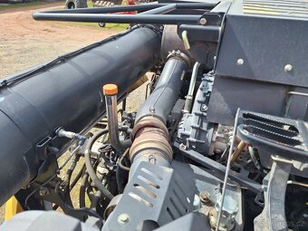 NEW HOLLAND CR9.80 + NEW HOLLAND 30G HEADER - 10