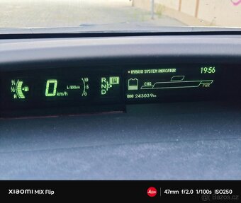 Toyota Prius III Executive (STK 2026, udržovaný) - 10