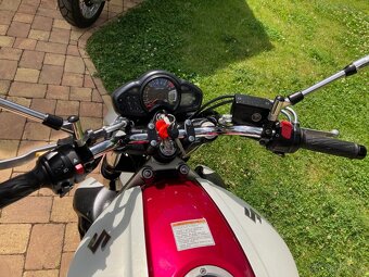 Suzuki SFV 650 Gladius - 10