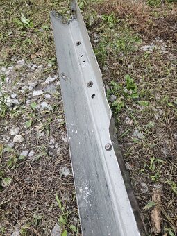 Volha 24 - střední díl předního nárazníku, volat - 10