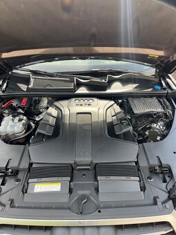 AUDI Q7 - 10