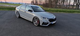 ŠKODA OCTAVIA RS 2.0 TSI 180 KW - 10