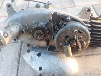 Jawa 50 pionyr, pařez- motor - 10